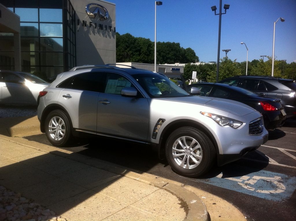 Infiniti fx35 2011